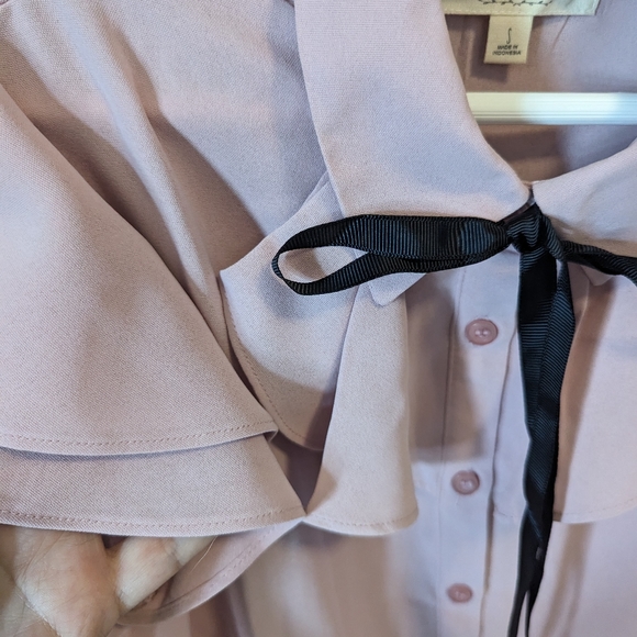 NWOT pink elegant light pink blush button up top size S - Picture 5 of 5